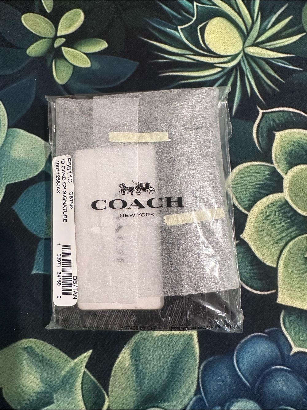 Coach ID Wallet - Picture 6 of 6